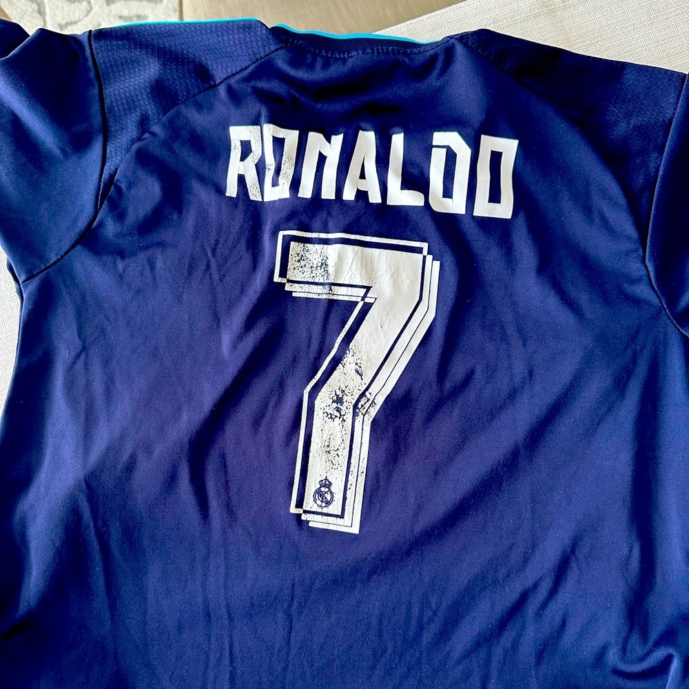 Fly Emirates Ronaldo shirt